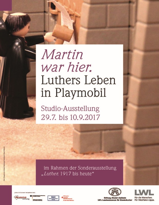 Ausstellungsplakat zu "Martin war hier. Luthers Leben in Playmobil" (2017).