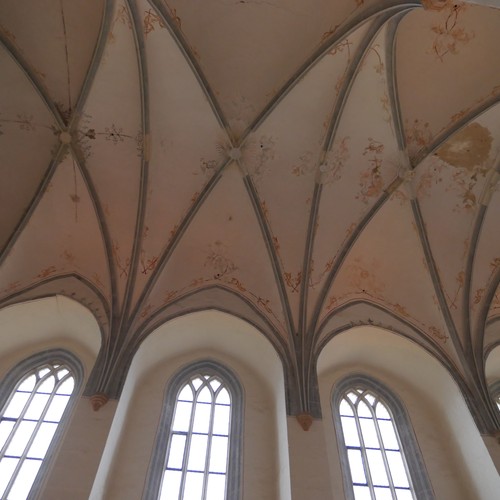 Fenster und Gewölbe der ehemaligen Klosterkirche in Dalheim
