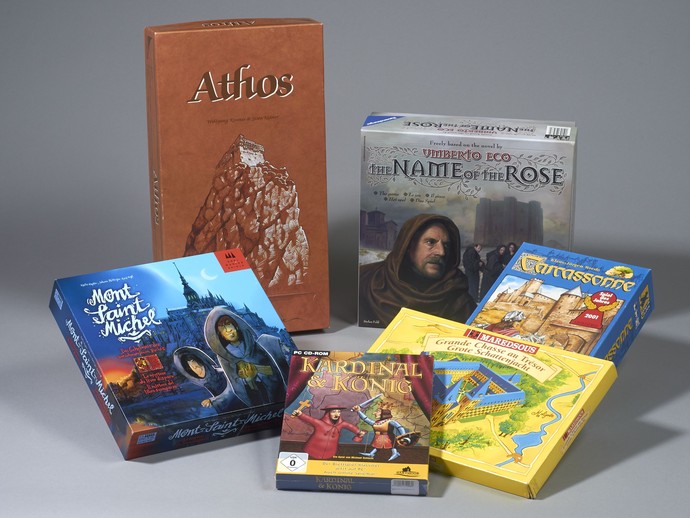 Diverse Brettspiele zum Thema Kloster.